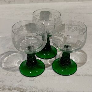 Vintage Luminarc Engraved grape design wine glasses